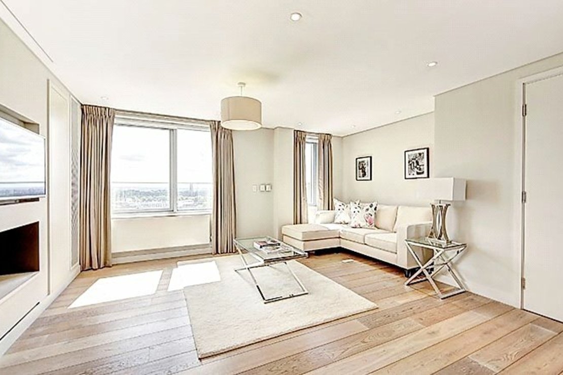 4 bedroom Flat to rent in Merchant Square East-view2