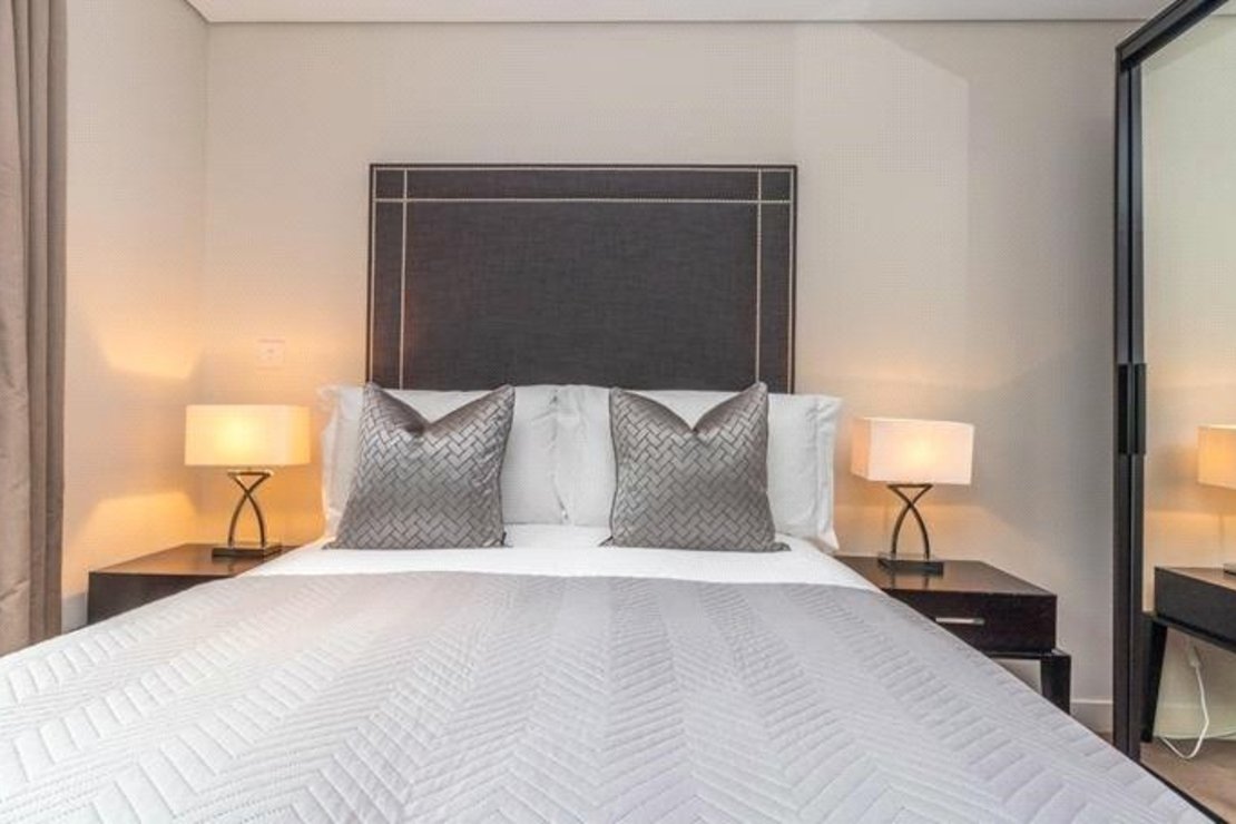 3 bedroom Flat to rent in Merchant Square East-view8