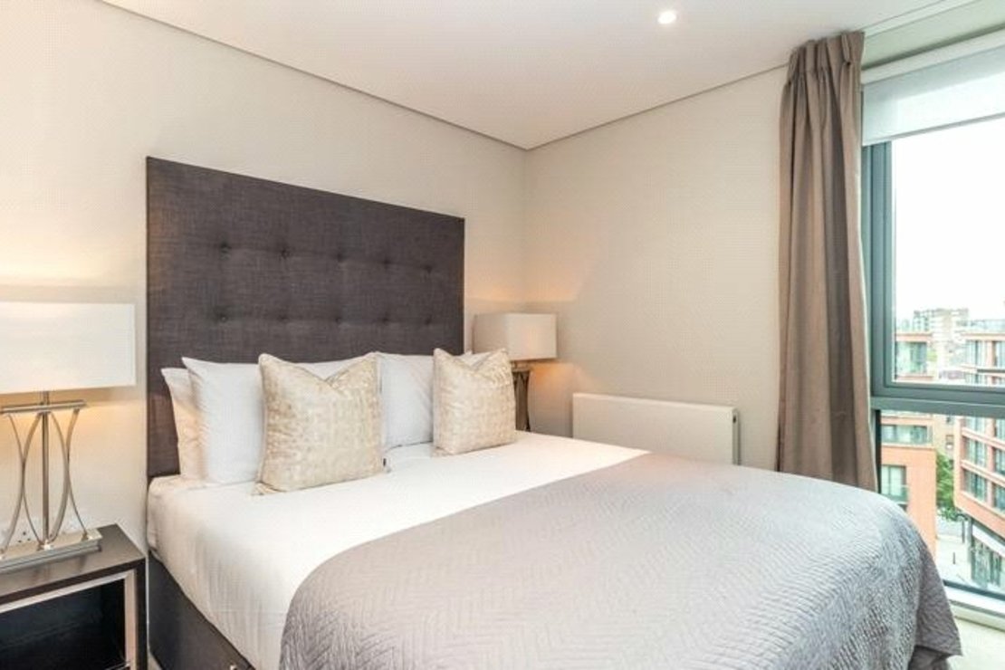 3 bedroom Flat to rent in Merchant Square East-view4