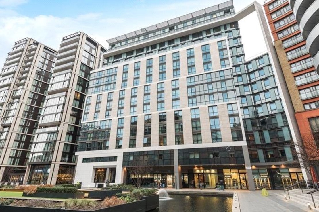 3 bedroom Flat to rent in Merchant Square East-view14
