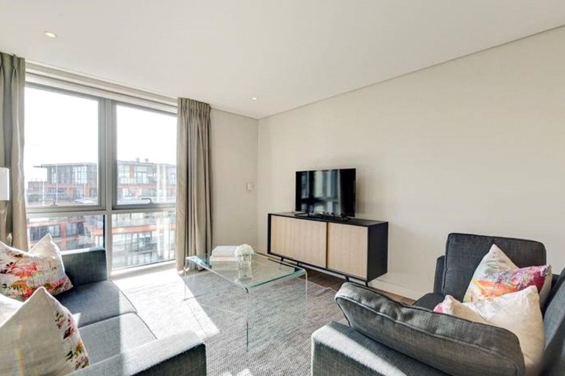 3 bedroom Flat to rent in Merchant Square East-view4