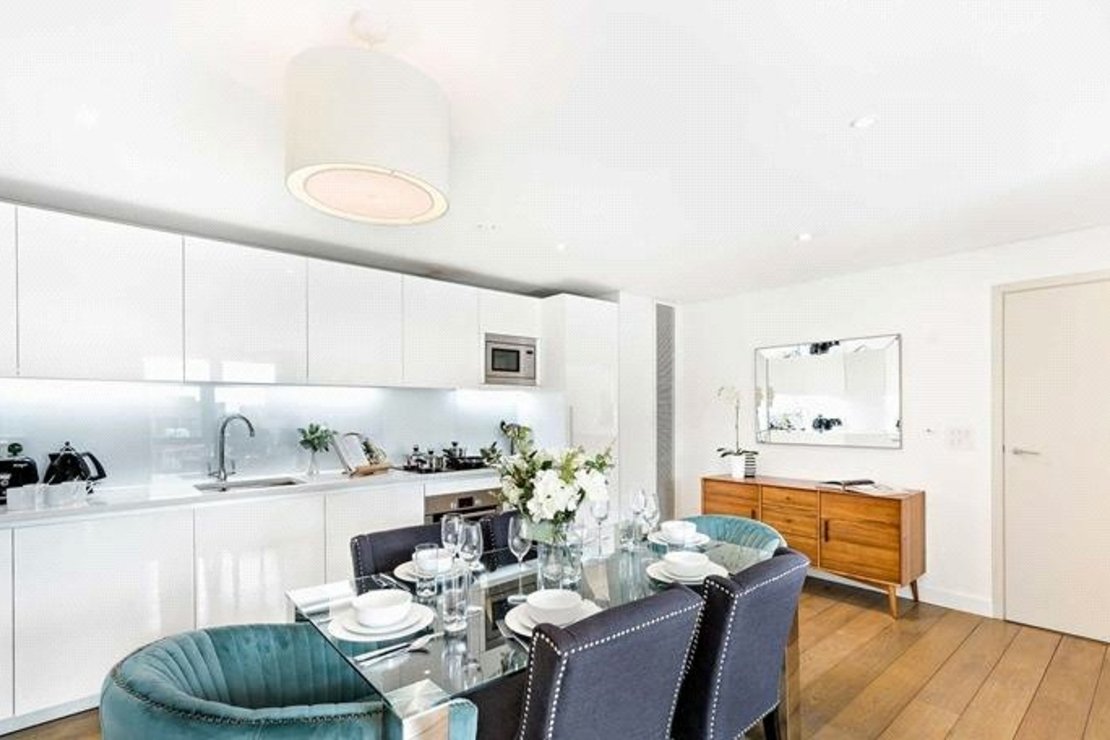 3 bedroom Flat,Newhome to rent in Merchant Square East-view1