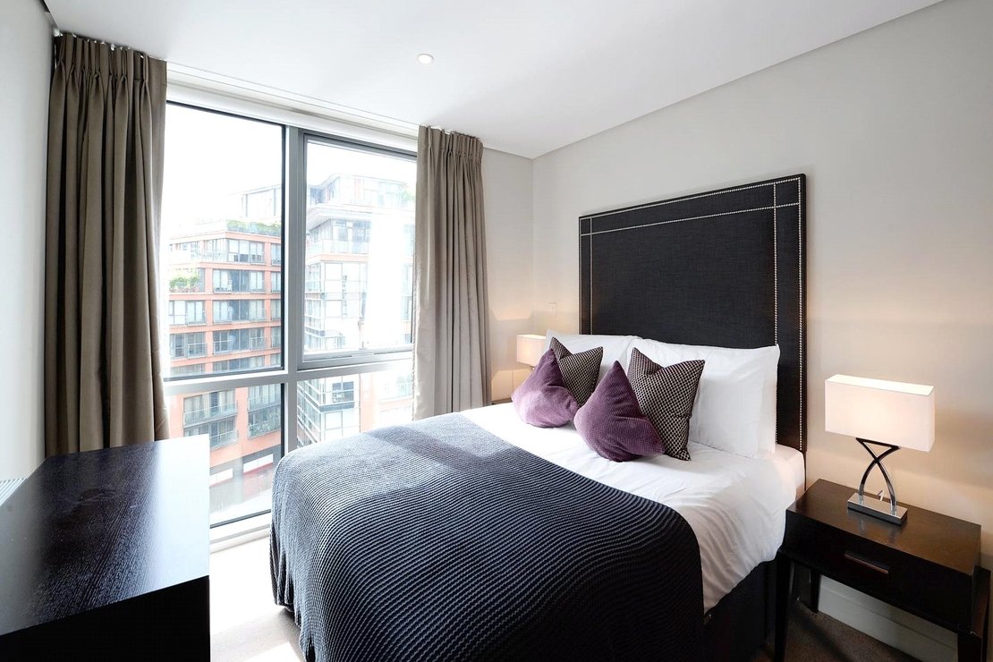 3 bedroom Flat to rent in Merchant Square East-view6