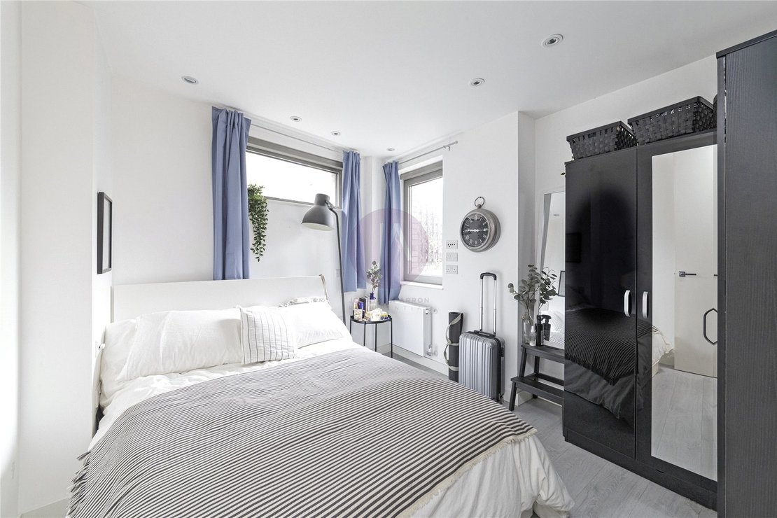2 bedroom Flat to rent in Mill Lane-view13