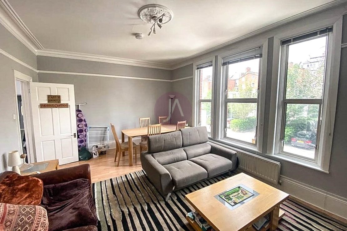 4 bedroom Flat,Maisonette to rent in Mill Lane-view5
