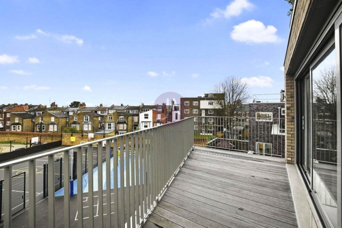 3 bedroom Flat to rent in Mill Lane-view8