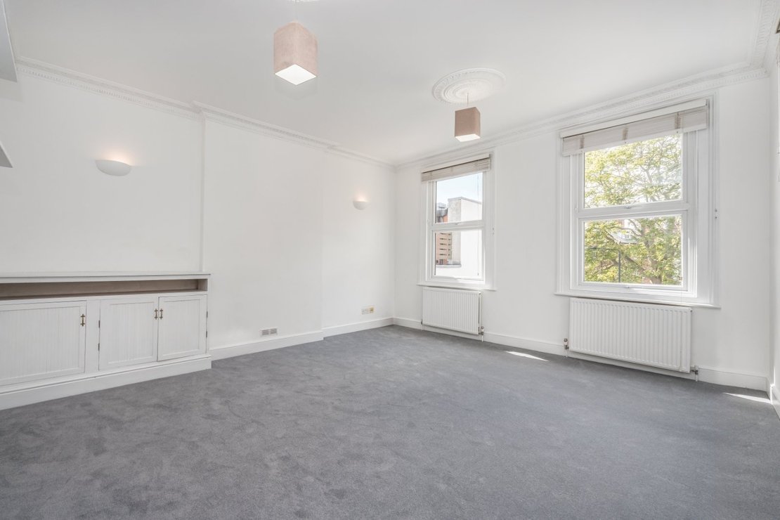 2 bedroom Flat to rent in Mill Lane-view4