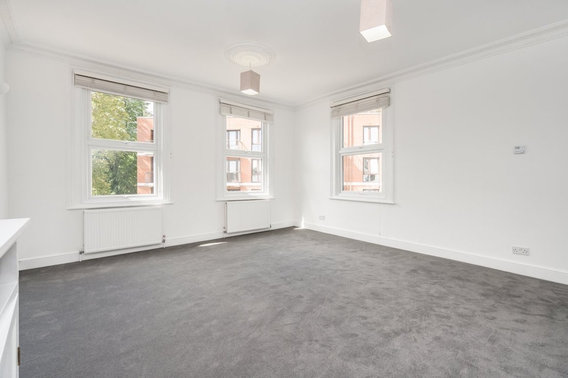 2 bedroom Flat to rent in Mill Lane-view7