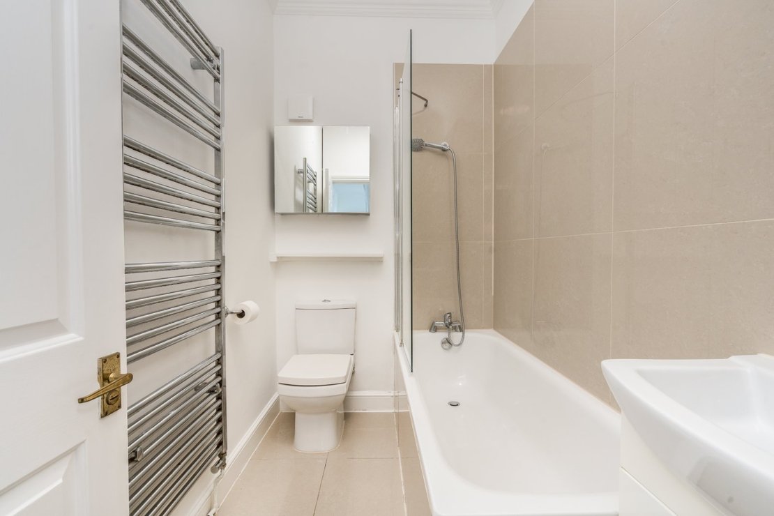 2 bedroom Flat to rent in Mill Lane-view9