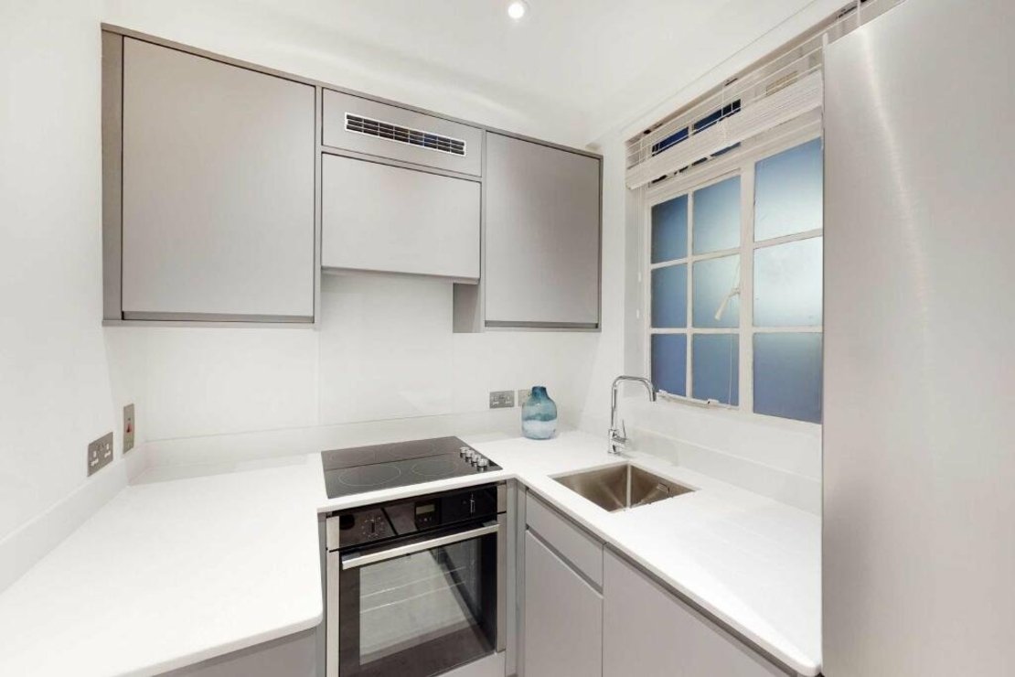 1 bedroom Flat to rent in Neville Court-view5