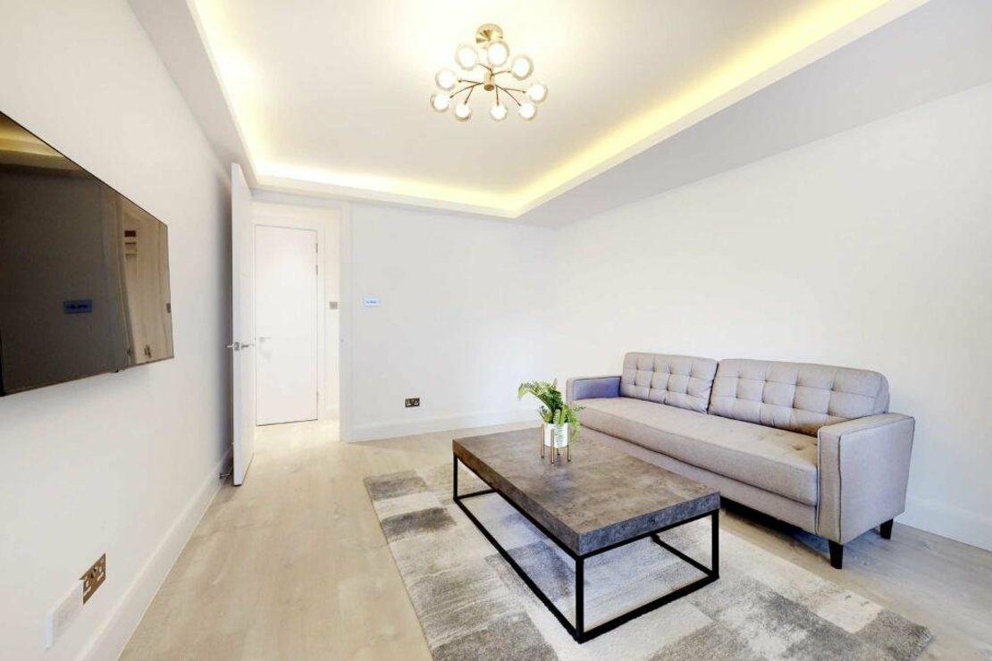 1 bedroom Flat to rent in Neville Court-view3