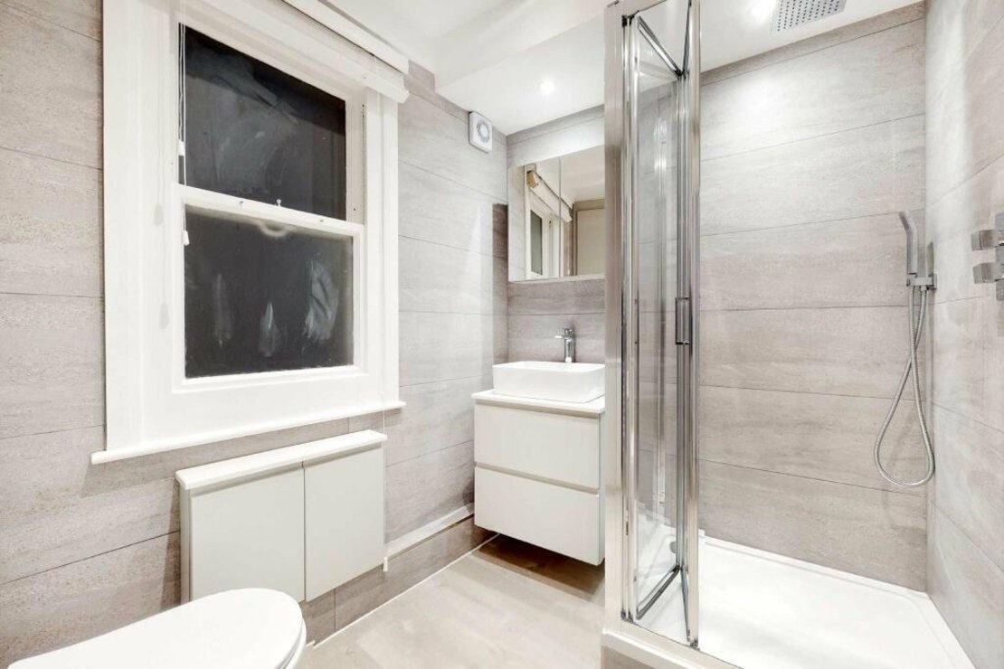 1 bedroom Flat to rent in Neville Court-view9