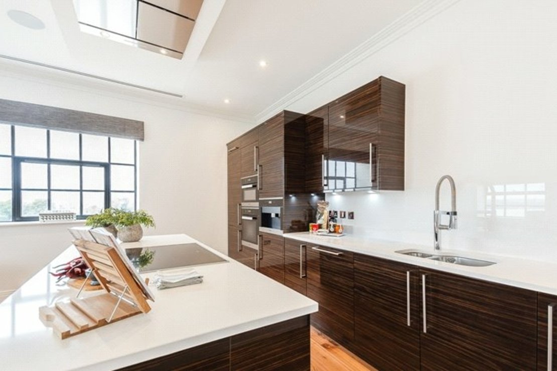 3 bedroom Flat to rent in Palace Wharf-view2