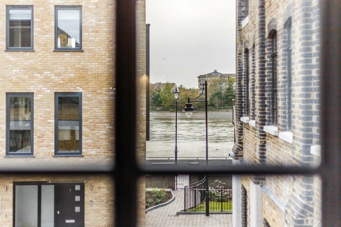 2 bedroom Flat to rent in Palace Wharf-view13