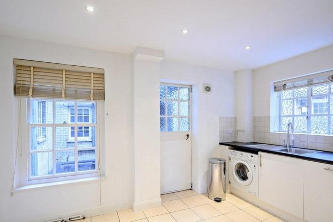 2 bedroom Flat to rent in Pelham Court-view5