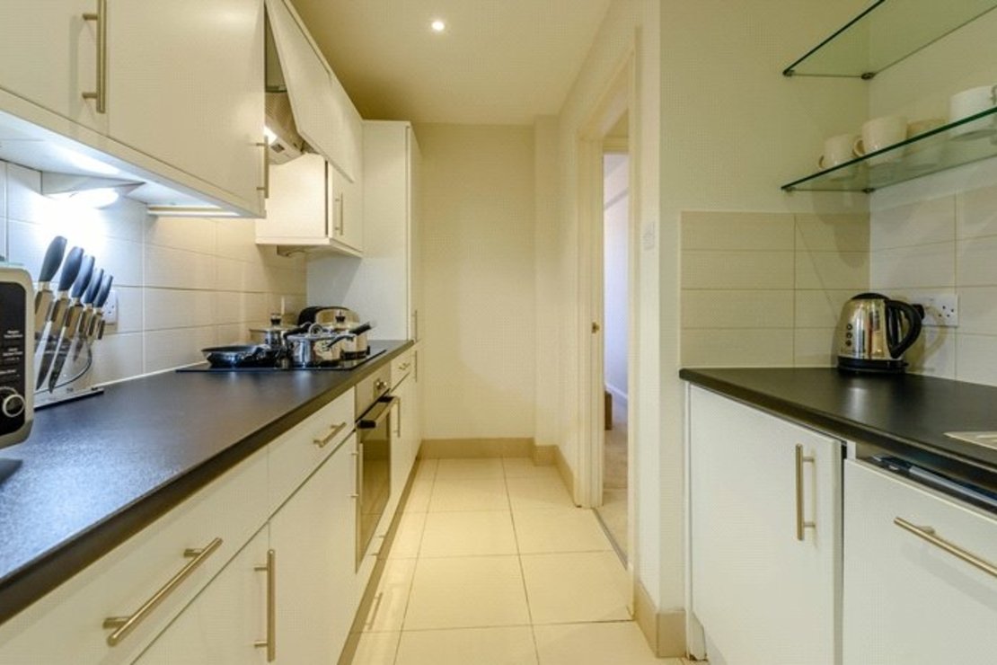 2 bedroom Flat to rent in Pelham Court-view9