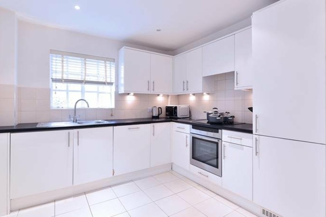 2 bedroom Flat to rent in Pelham Court-view2