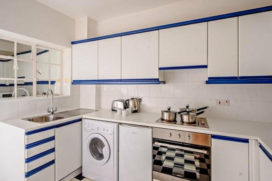 2 bedroom Flat to rent in Pelham Court-view3