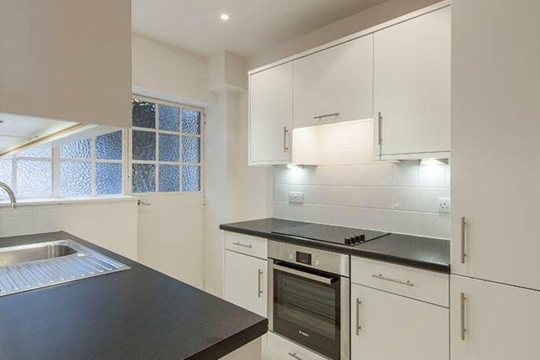 2 bedroom Flat to rent in Pelham Court-view4