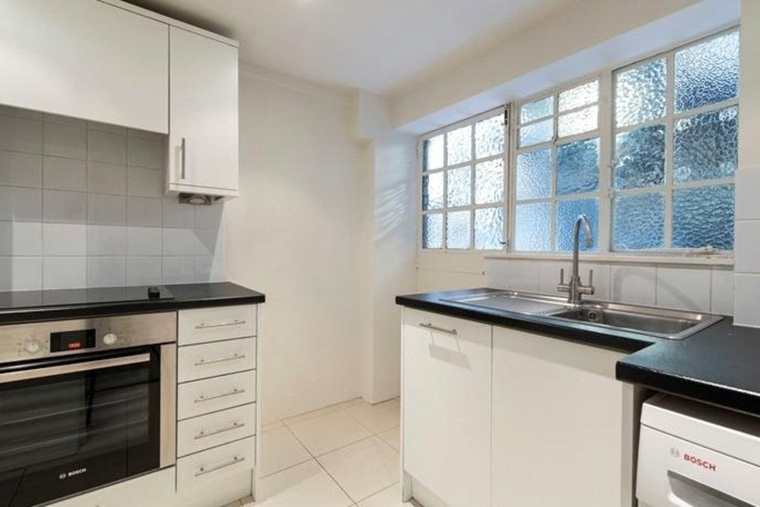 2 bedroom Flat to rent in Pelham Court-view3