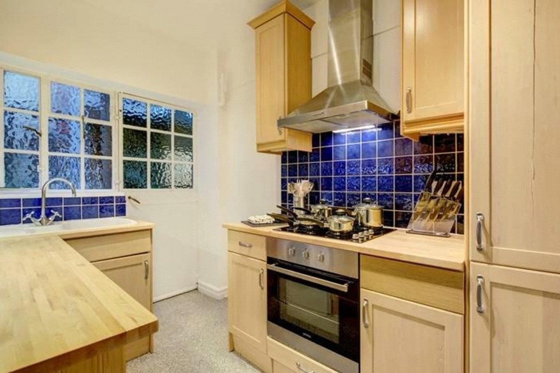 2 bedroom Flat to rent in Pelham Court-view4