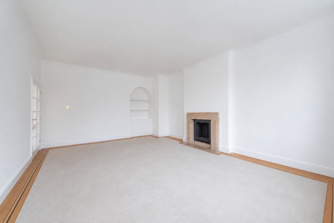 2 bedroom Flat to rent in Pont Street-view9