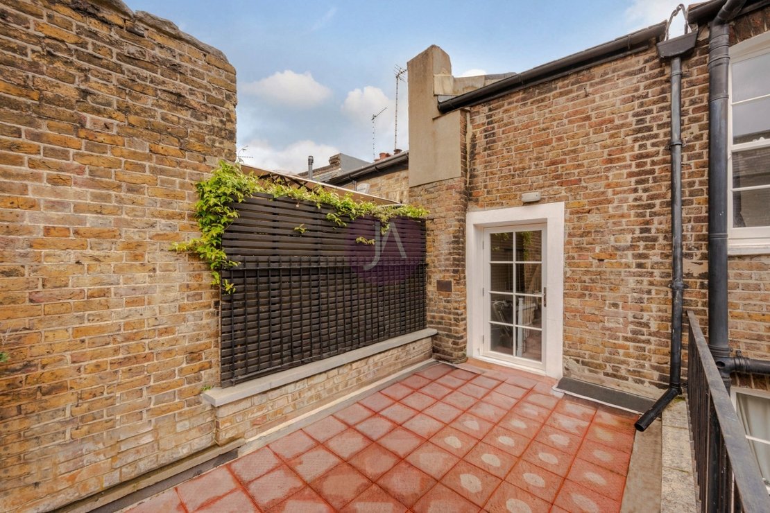 3 bedroom Maisonette to rent in Portobello Road-view3