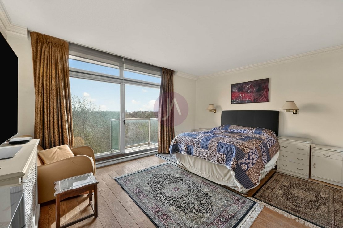 4 bedroom Flat to rent in Prince Albert Court-view6