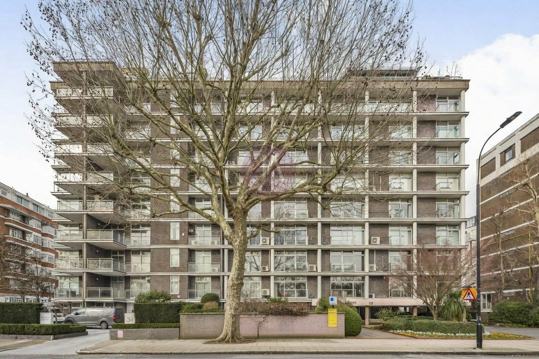 4 bedroom Flat to rent in Prince Albert Court-view2