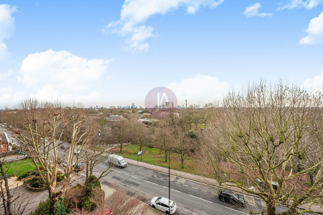 4 bedroom Flat to rent in Prince Albert Court-view15