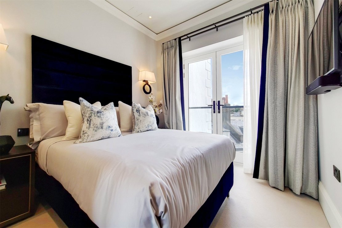 2 bedroom Flat to rent in Prince of Wales Terrace-view7