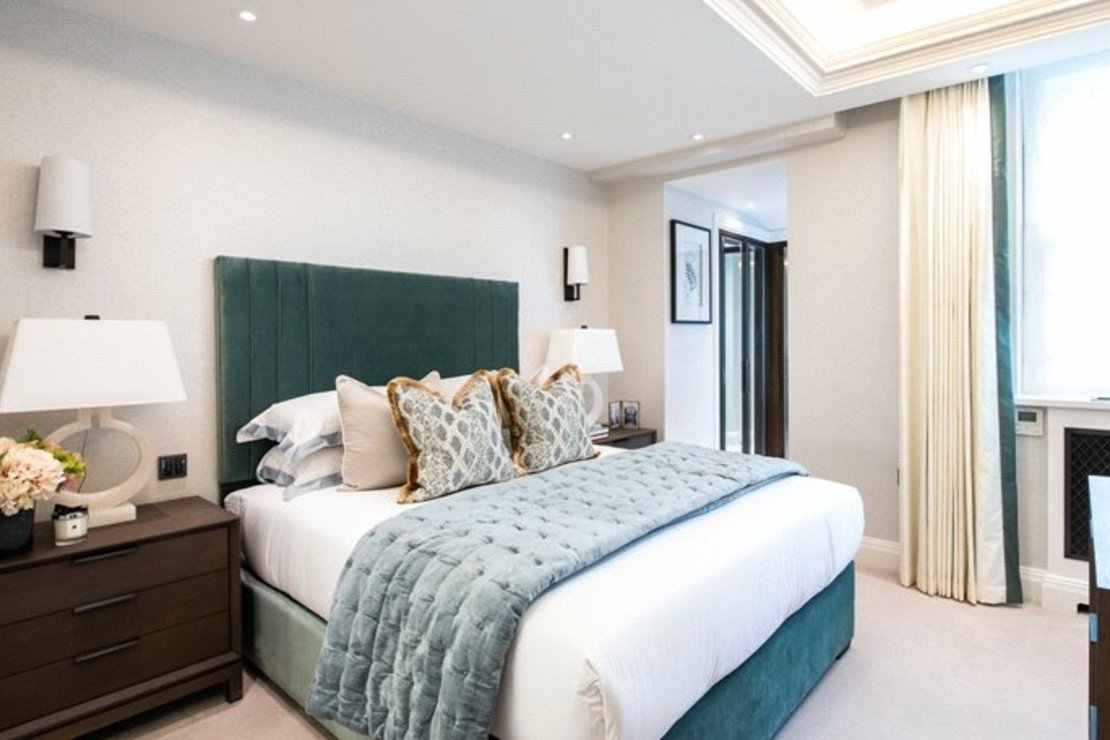 2 bedroom Flat to rent in Prince of Wales Terrace-view4