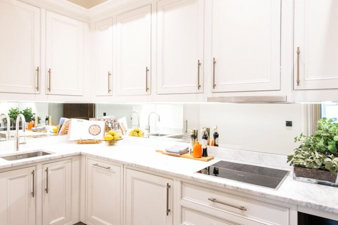 2 bedroom Flat to rent in Prince of Wales Terrace-view6