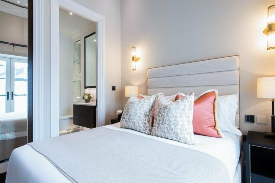 2 bedroom Flat to rent in Prince of Wales Terrace-view6