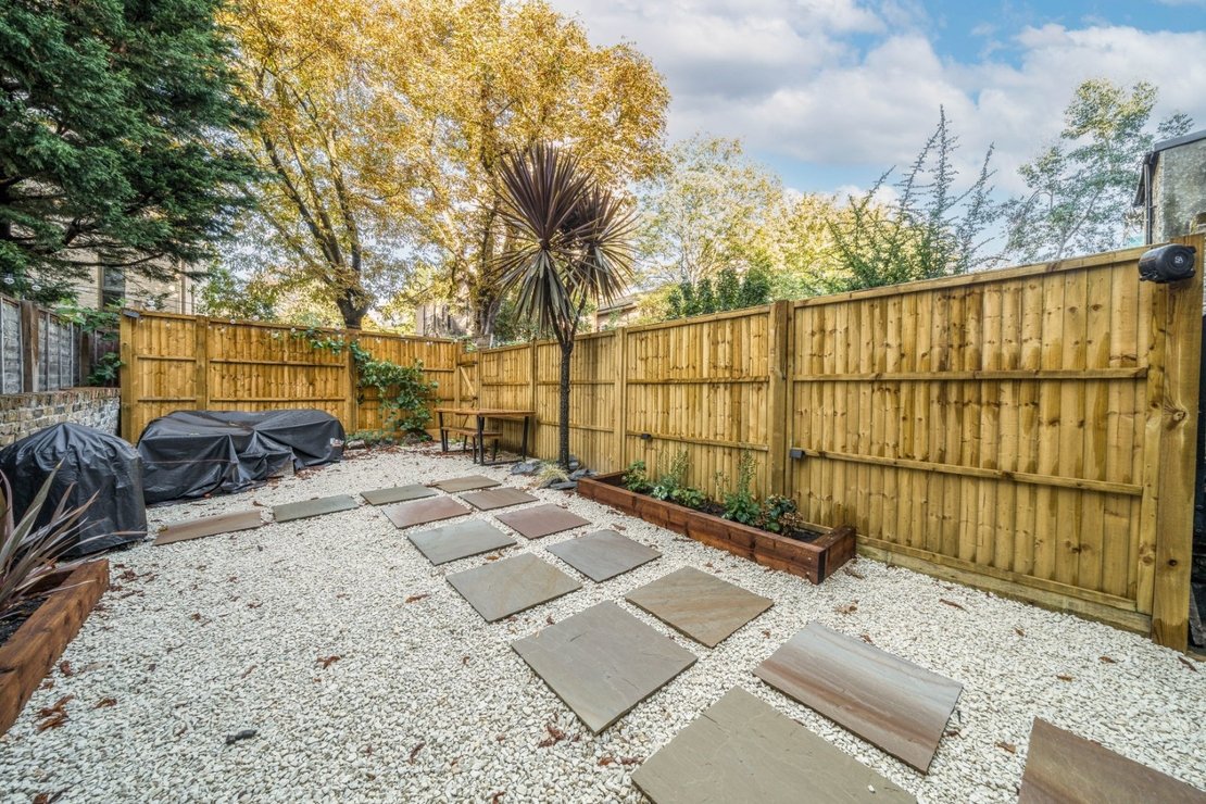 2 bedroom Flat to rent in Randolph Avenue-view12