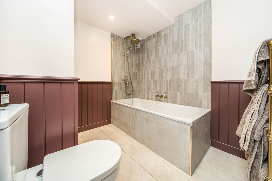 2 bedroom Flat to rent in Randolph Avenue-view7