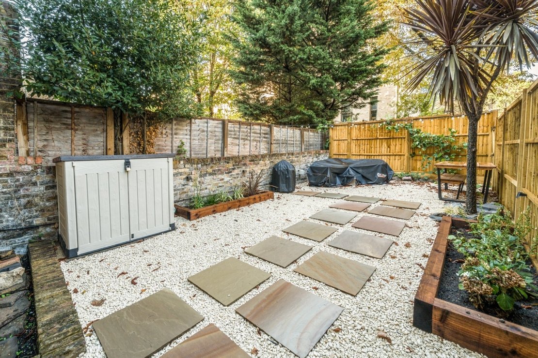2 bedroom Flat to rent in Randolph Avenue-view2