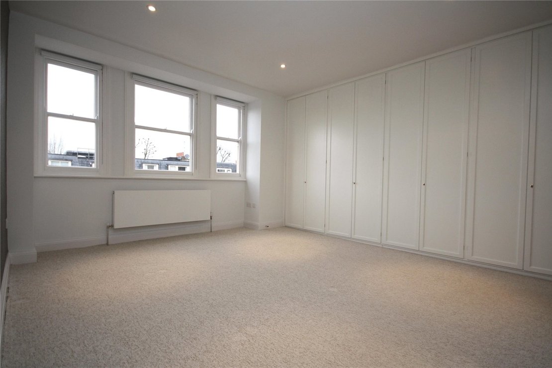 2 bedroom Flat to rent in Randolph Crescent-view8