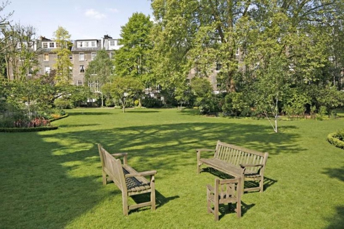 2 bedroom Flat to rent in Randolph Crescent-view4