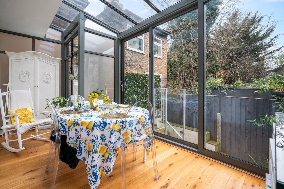 4 bedroom Maisonette to rent in Ridge Road-view10