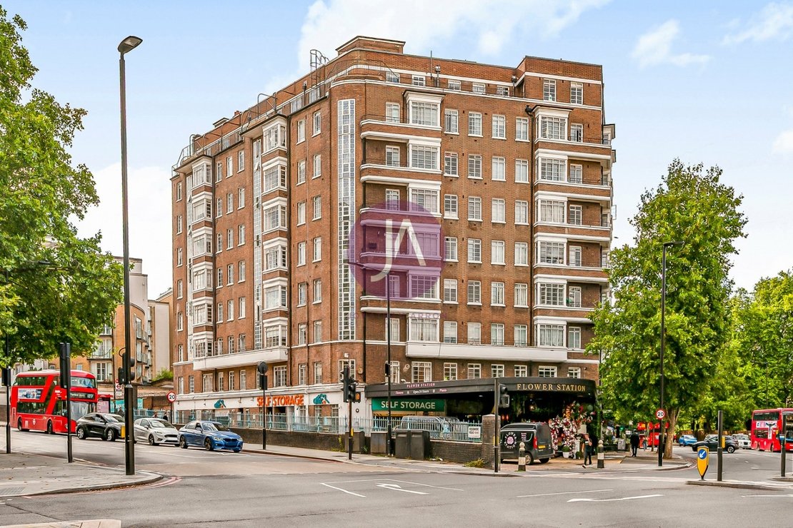 2 bedroom Flat to rent in Rossmore Court-view11