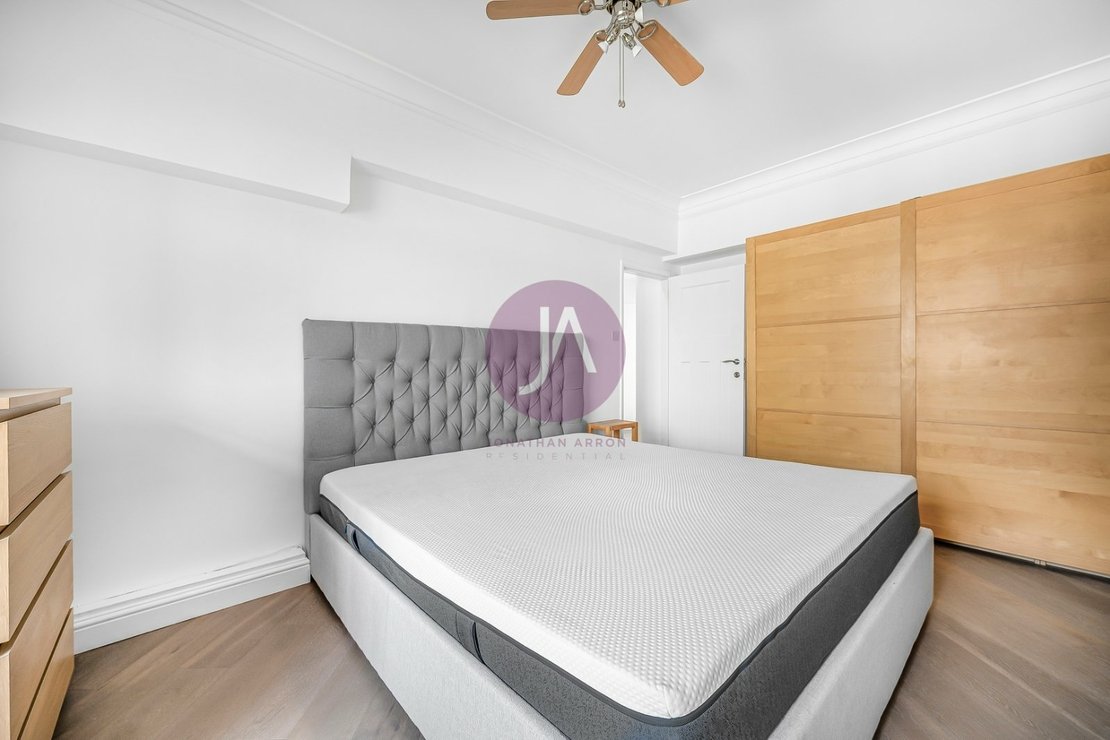 2 bedroom Flat to rent in Rossmore Court-view9
