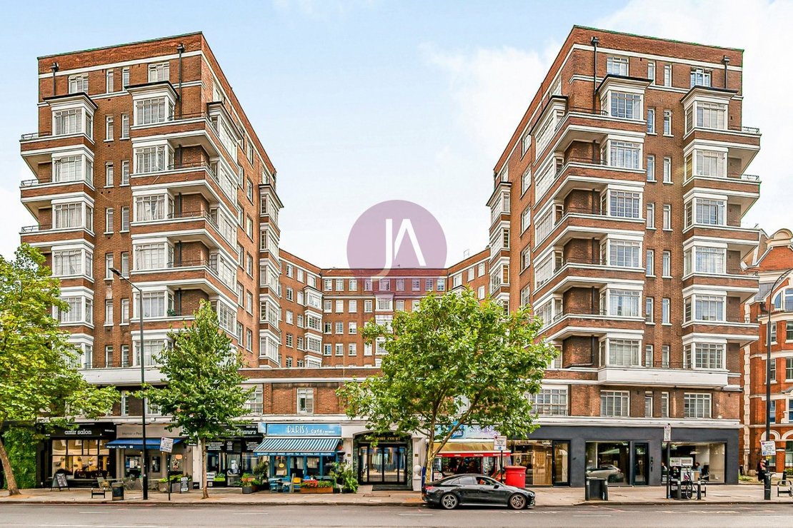 2 bedroom Flat to rent in Rossmore Court-view1