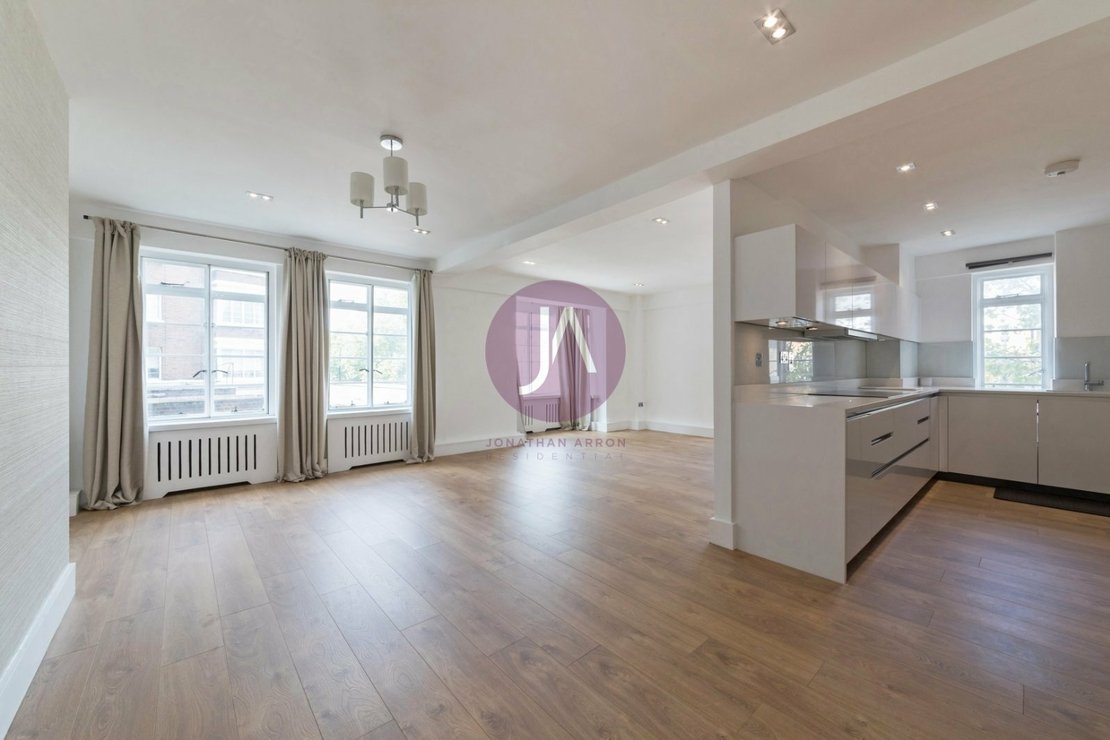 4 bedroom Flat to rent in Rossmore Court-view2