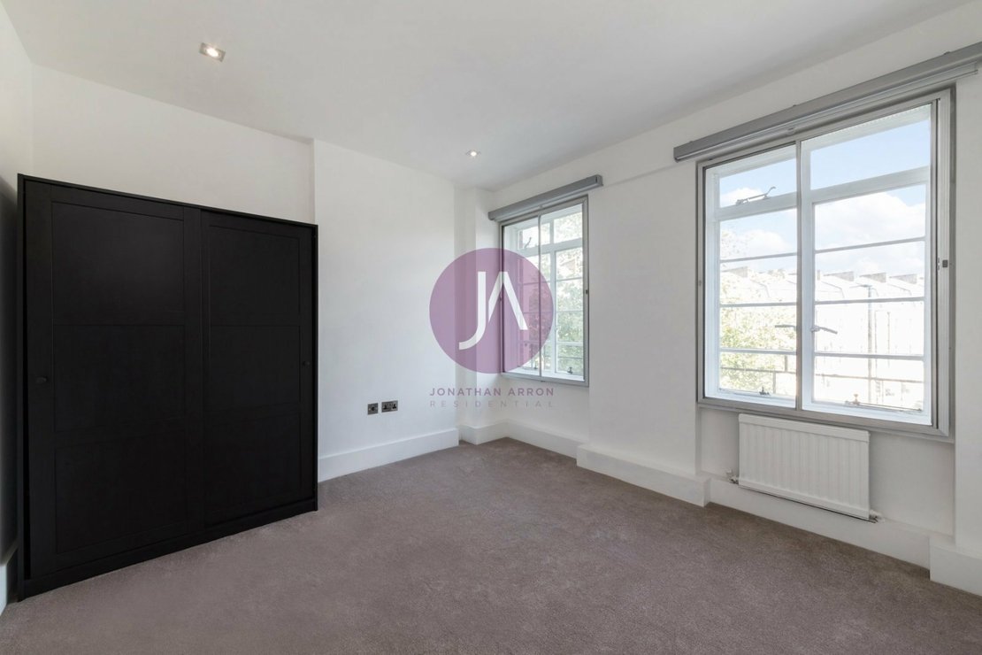 4 bedroom Flat to rent in Rossmore Court-view8