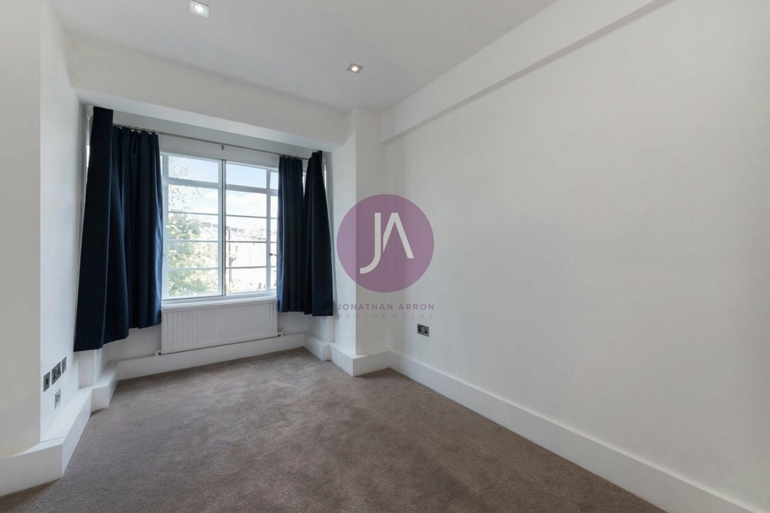 4 bedroom Flat to rent in Rossmore Court-view7