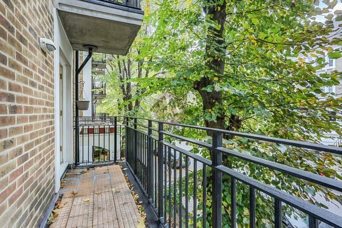 2 bedroom Flat to rent in Rushmore House-view5