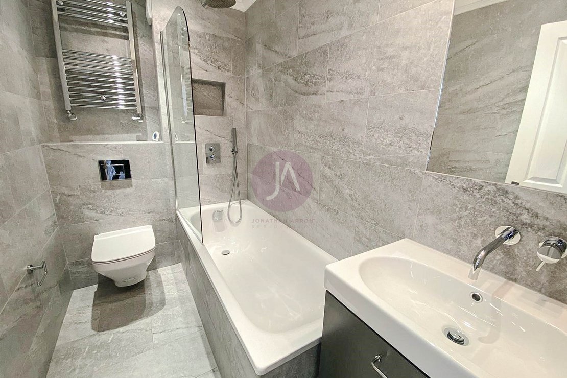 3 bedroom House to rent in Ryders Terrace-view5
