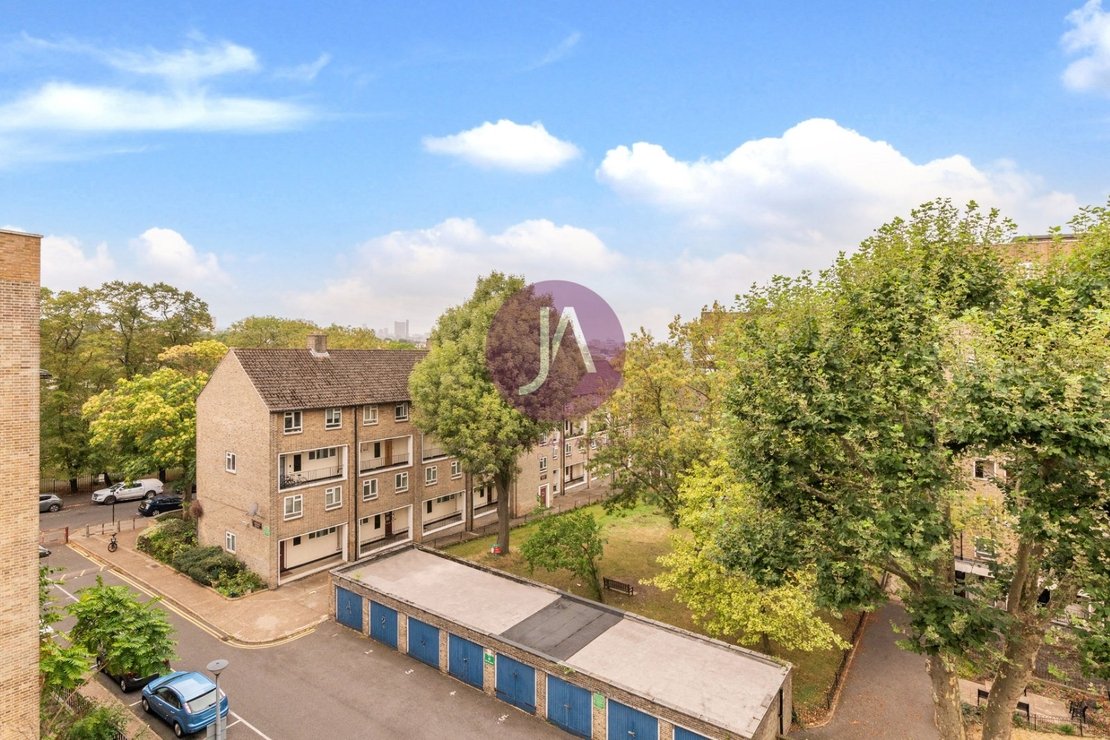 2 bedroom Flat to rent in Sherlock Court-view13
