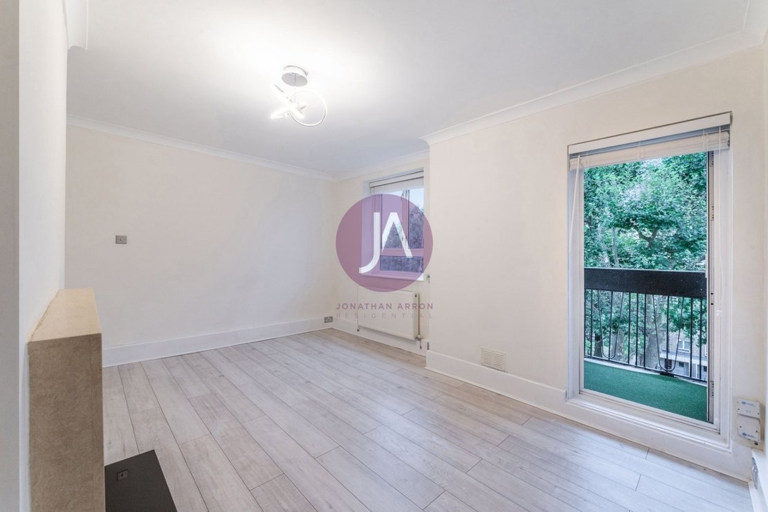 2 bedroom Flat to rent in Sherlock Court-view1